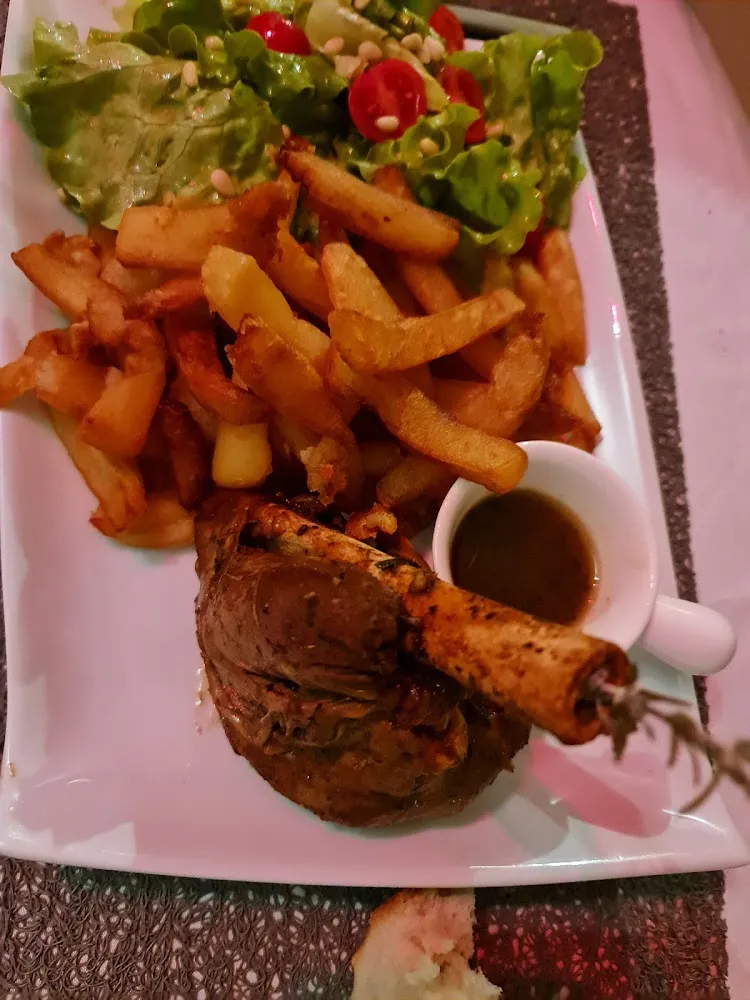 Souris Caramélisée Frites Belges Maison Et Salade